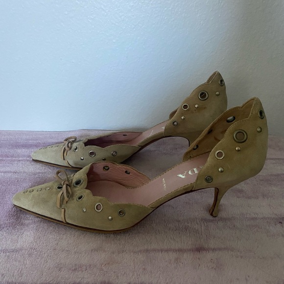 PRADA beige suede kitten heels - Picture 2 of 7